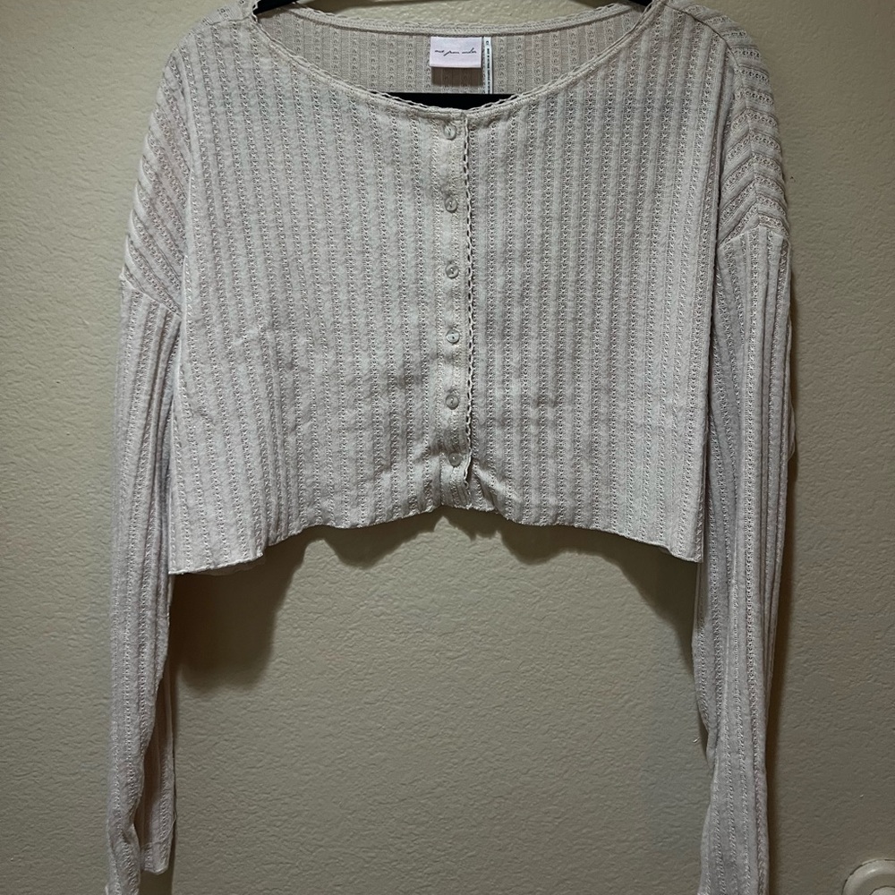 Comfy long sleeve light pink crop top